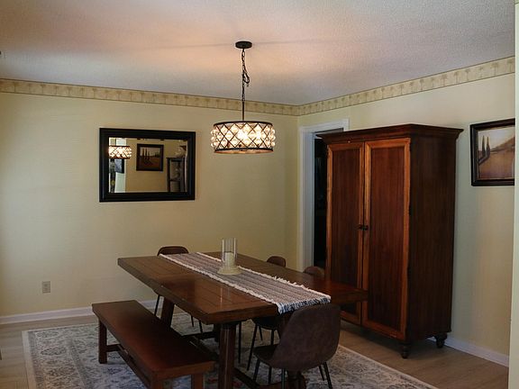 4th image of 211 Buist Ave #A