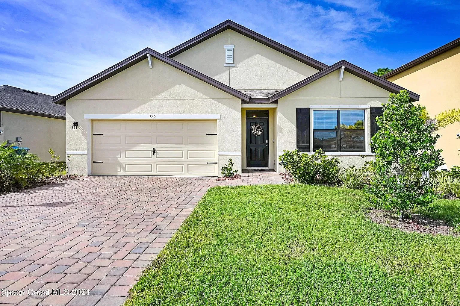 4 bed, 1908 sqft, $2,300 — Photo 1