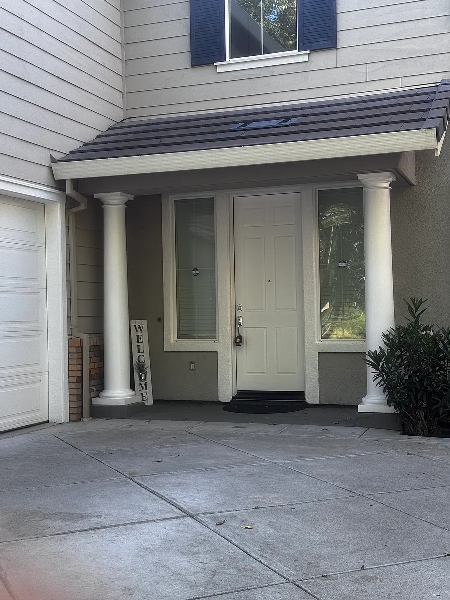 Building Photo - 511 W Las Brisas Dr