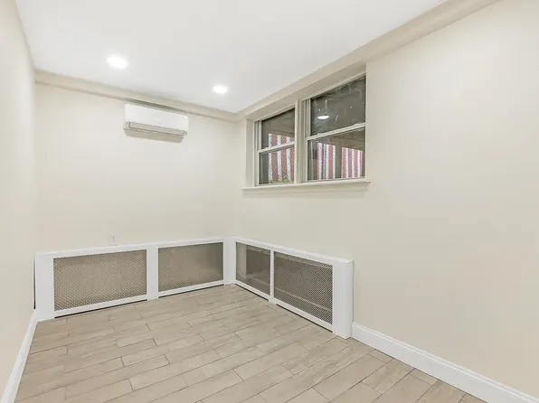 185 Oxford Street image 4 of 5