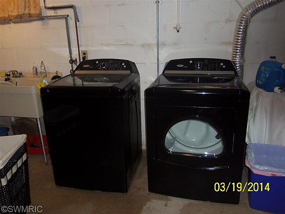 3rd image of 374 Brownway