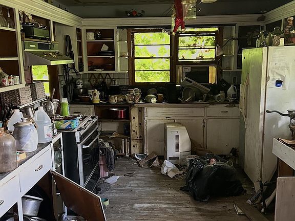 4th image of 1218 Weston Rd