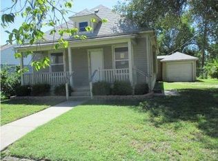 115 SE 5th St, Newton, KS 67114