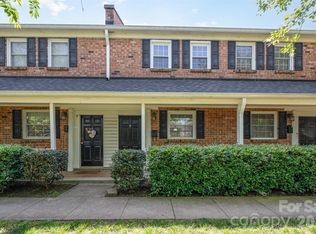 1218 Green Oaks Ln APT E, Charlotte, NC 28205