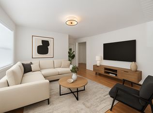 87 Floral St #1, Newton, MA 02461