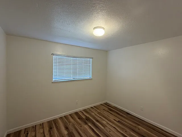 511 Coffee Rd — Photo 10