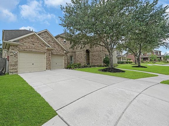 2nd image of 2922 Castlerock Ct