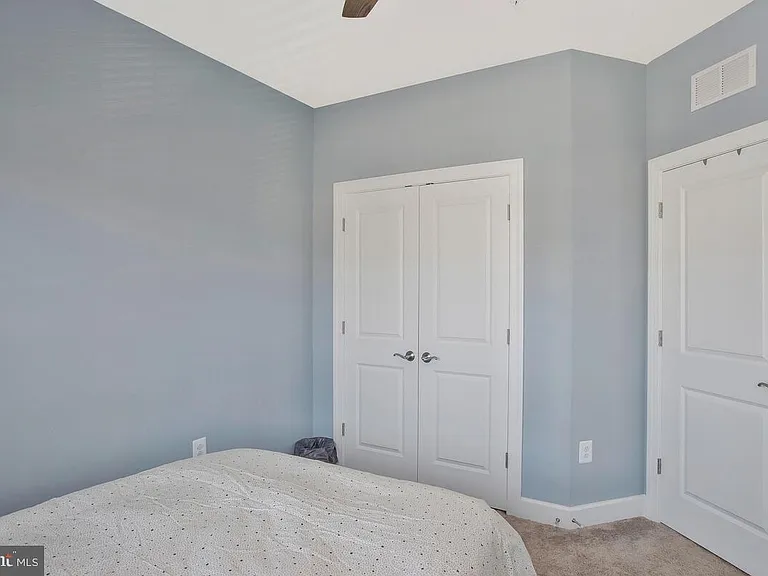 130 Capital Ct — Photo 31