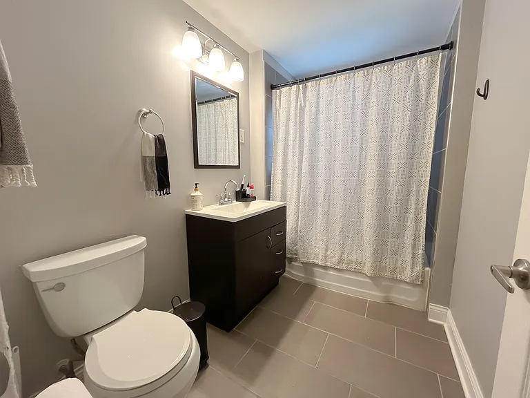 2541 W Cortland St #3 — Photo 7