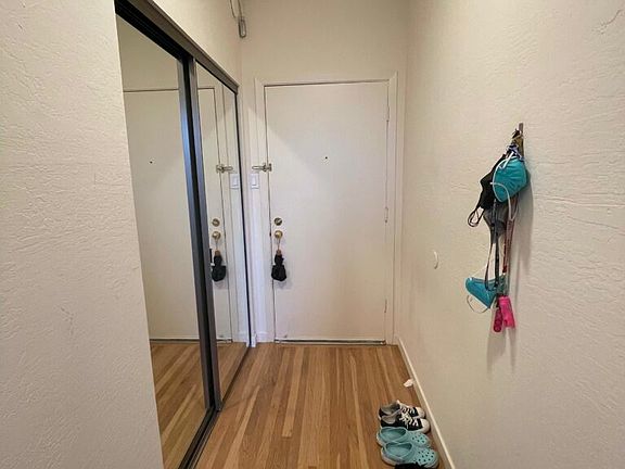 3rd image of 524 Guerrero St #28