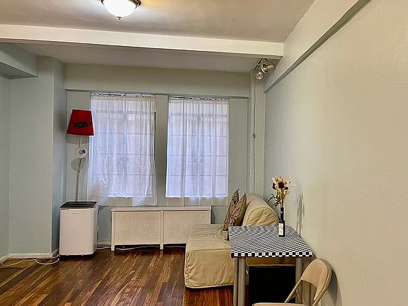 5th image of 45 Tudor City Pl Front 3