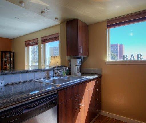 4th image of 108 5th Ave S Unit 606