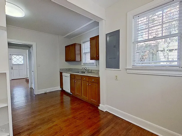 1651 Flagler Ave — Photo 13
