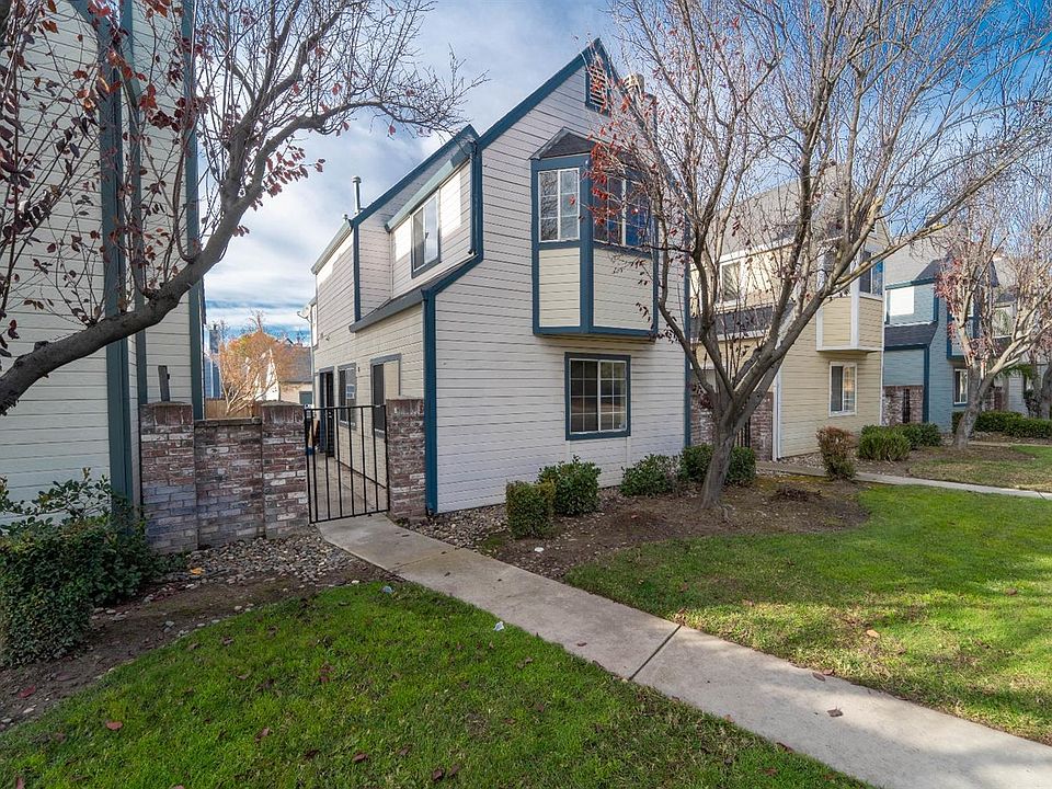 2nd image of 440 Golf Cir E