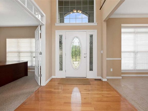4th image of 405 Blackwolf Run Dr