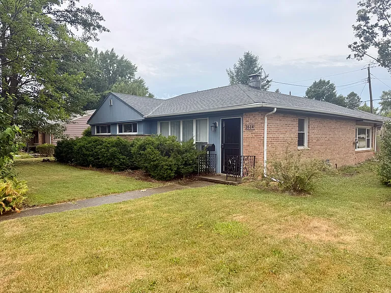 1614 Rebecca Dr — Photo 1