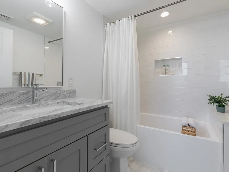 331 Chelsea St #4 — Photo 12