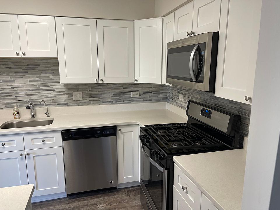 1st image of 1132 Hinswood Dr APT 106