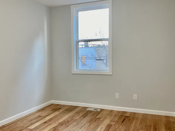 1210 Vyse Avenue image 13 of 21