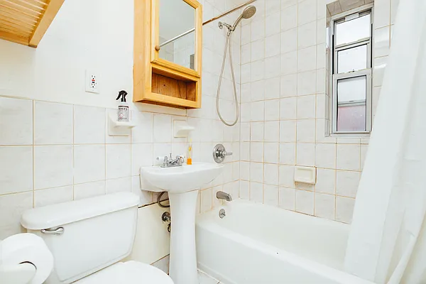 Rented by Nooklyn NYC LLC | media 8