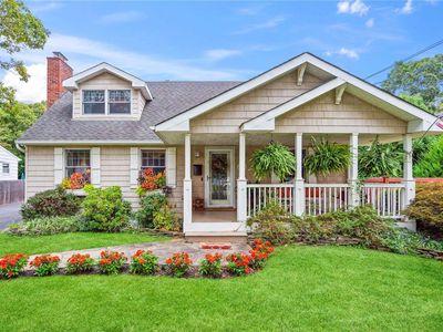 231 Oakwood Avenue, Bayport, NY, 11705