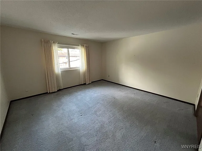 186 Peppertree Dr — Photo 15
