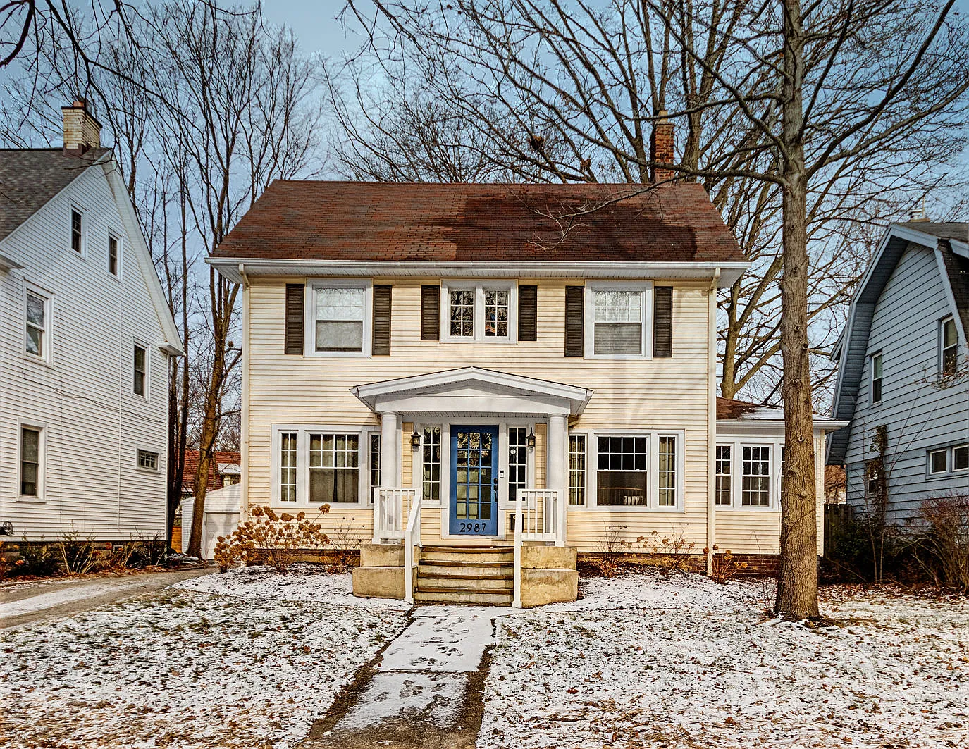 2987 Edgehill Rd photo 1