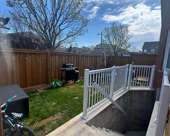 171 River Glen Blvd #LOWER — Photo 2