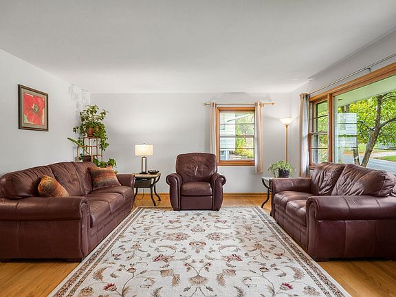 4th image of 5113 Maher Ave