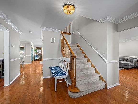 2nd image of 530 Pinecroft Dr