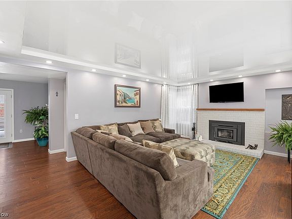 5th image of 167 Ingleside Dr