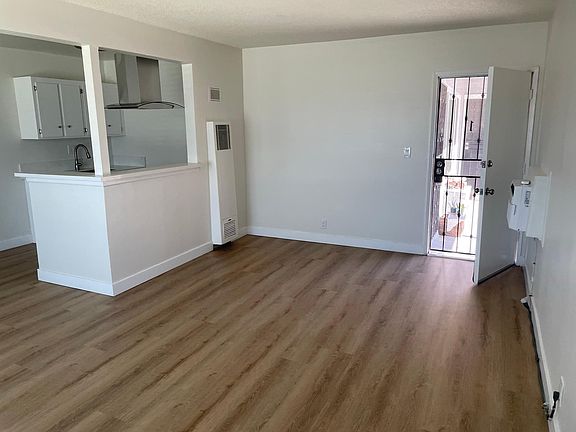 3rd image of 10761 Palma Vista Ave #1