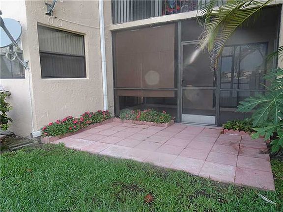5th image of 1500 Jefferson Dr #1500J