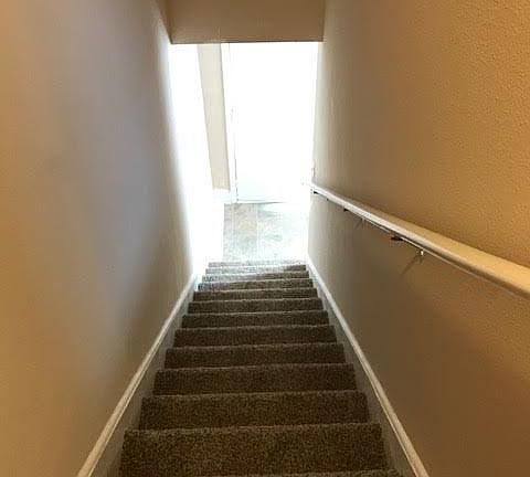 5th image of 900 1/2 Junius St #B