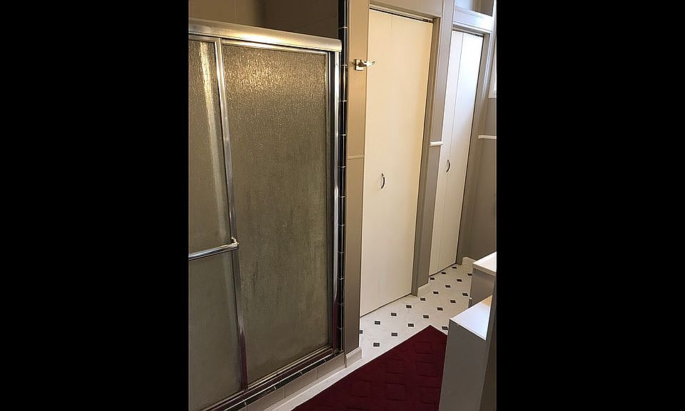 1st floor Bathroom