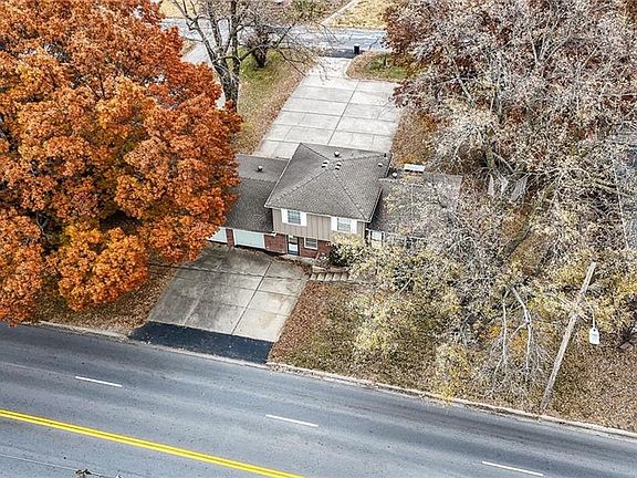 4th image of 4411 Sterling Ave