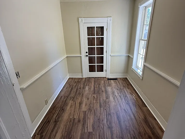 303 Pine St — Photo 5