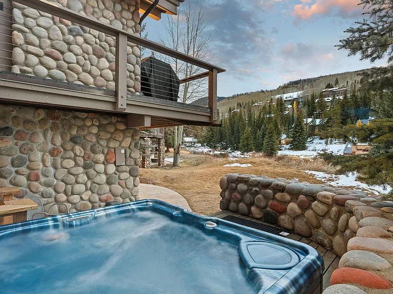 132 W Meadow Dr — Photo 23