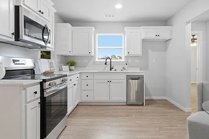 3427 N Ironwood Ave — Photo 13