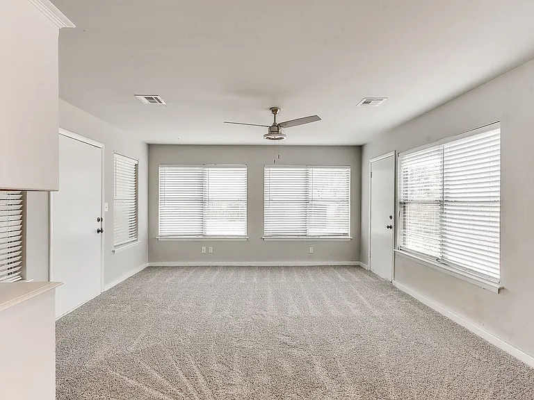 1909 Hardy Dr — Photo 27
