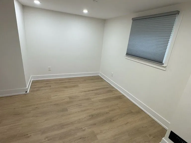 82 Cleta Dr #LOWER BASEMENT — Photo 6