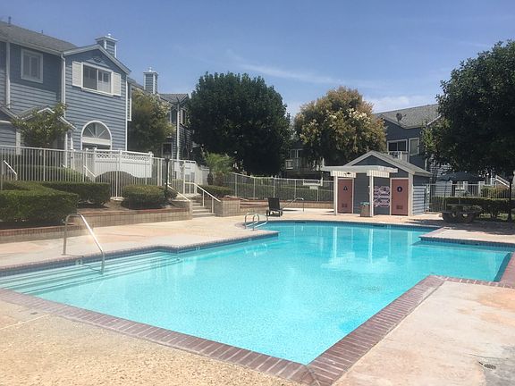 4th image of 12828 Sycamore Village Dr