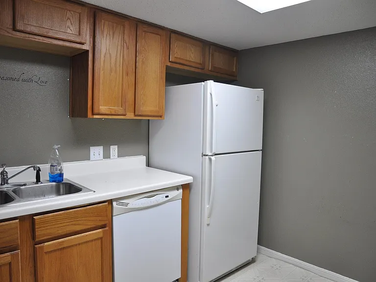 3754 Tanglewilde St #C16 — Photo 7