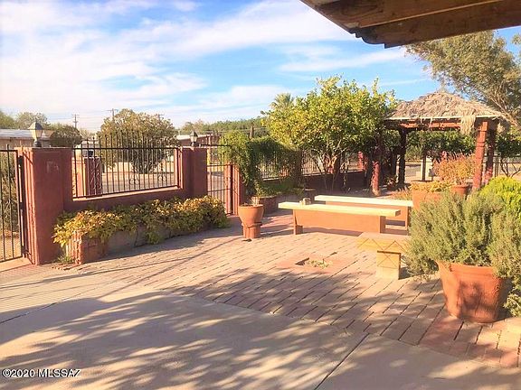 2nd image of 2309 S Sawtelle Ave