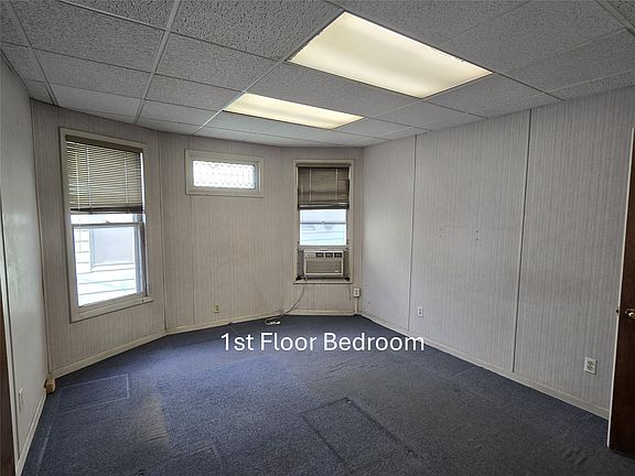 5th image of 210 Clinton St