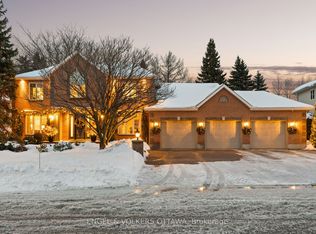 2 Eagle Chase Ct, Ottawa, ON K2J3N5