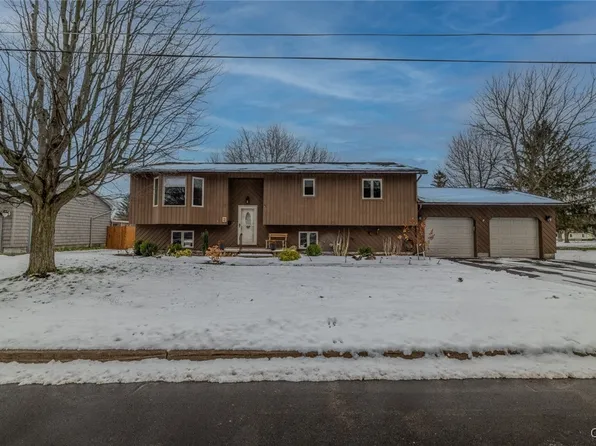 2 Miller St, Oswego, NY 13126