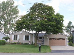 11452 Skyline Dr, Fenton, MI