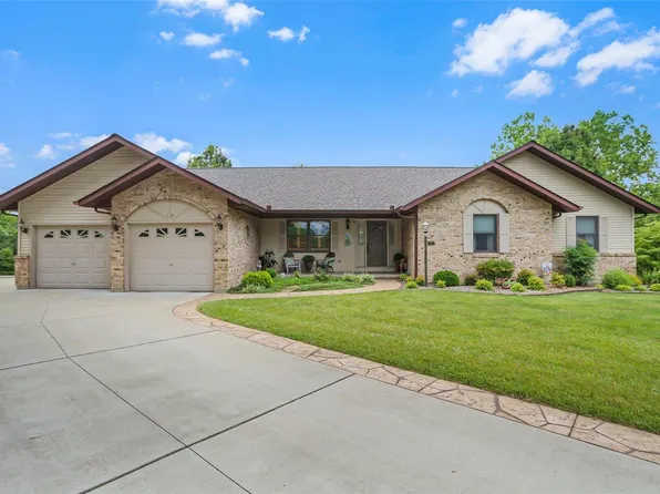 10 Weatherby Ct, Washington, MO 63090