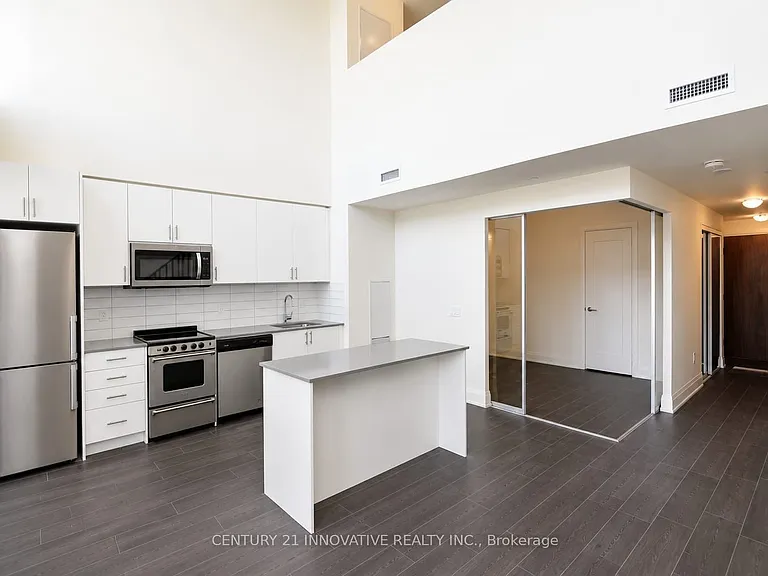 509 Dundas St W — Photo 8